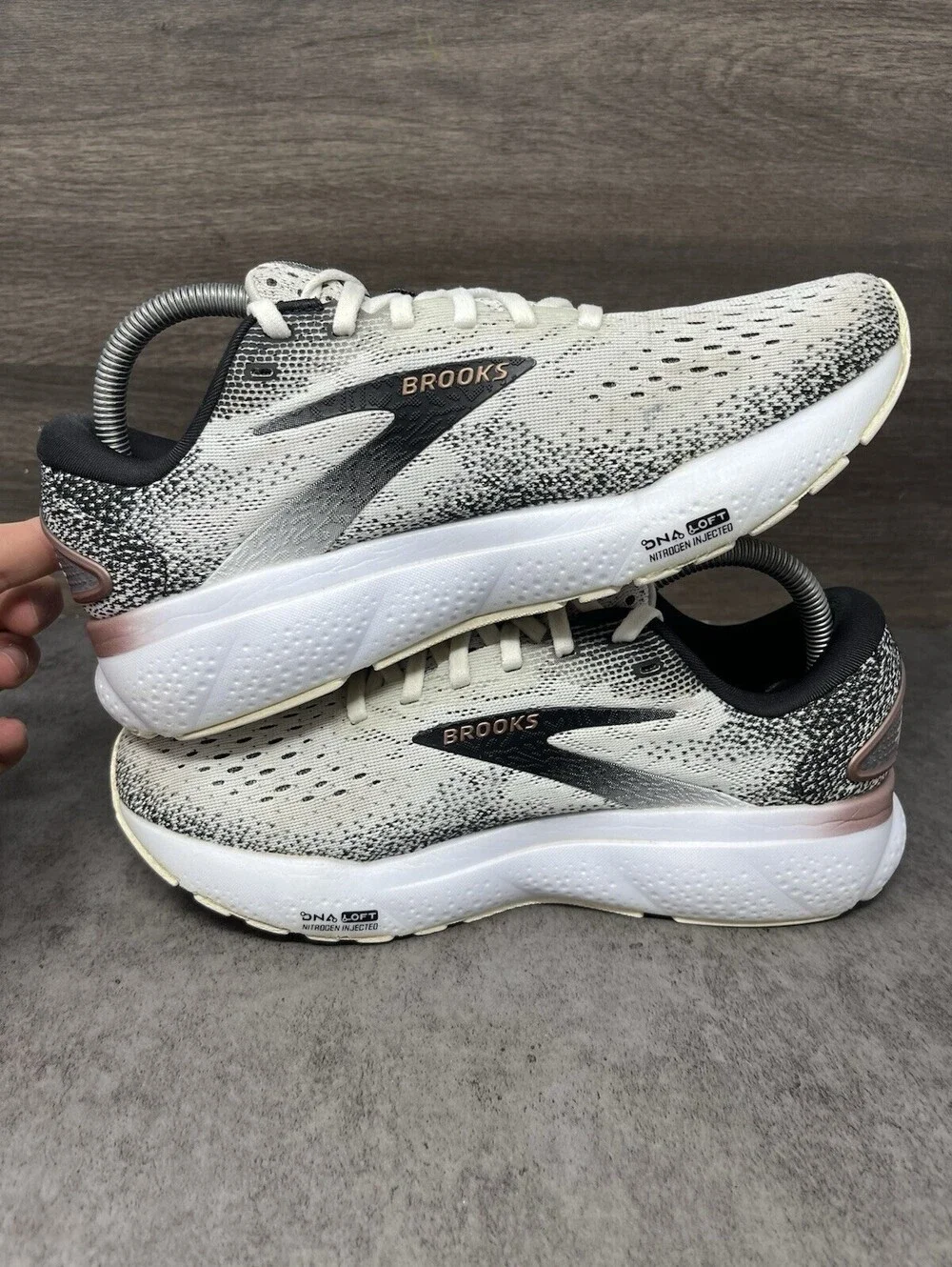 Brooks Ghost 16 White Black Rose Gold Womens Size 8 DNA LOFT v3 Running Shoes